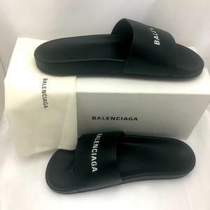 Balenciaga MEN'S PISCINE SLIDE IN BLACK/WHITE